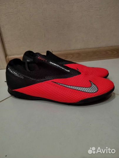 Футбольные бутсы nike