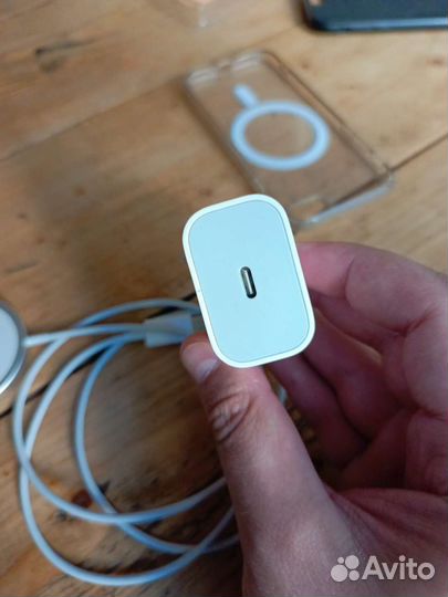 Зарядное устройство для iPhone