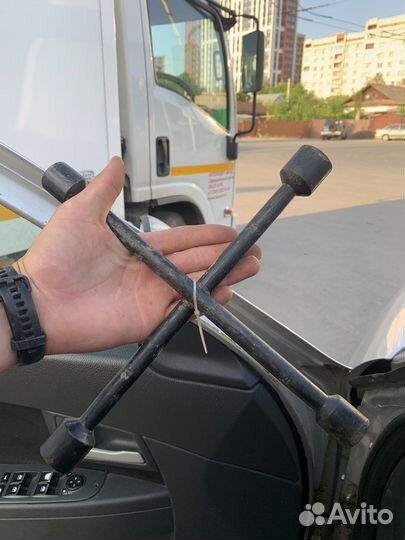 Ключ балонный крестовой