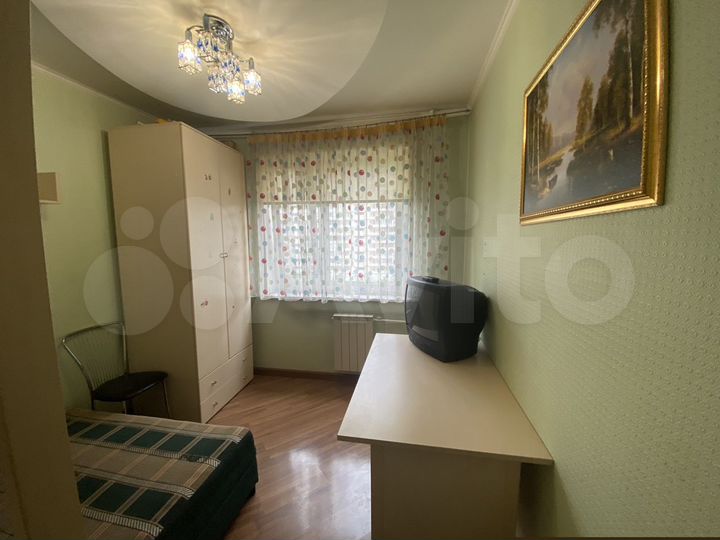 Комната 10 м² в 3-к., 8/17 эт.