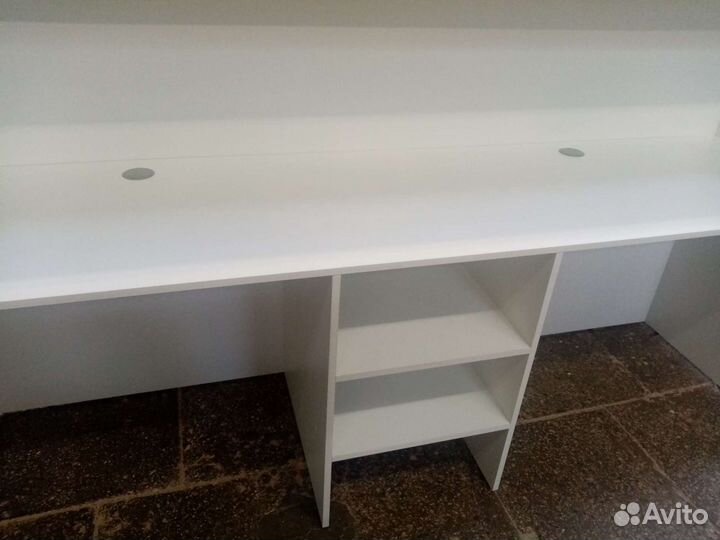 Стойка ресепшн на 2 рабочих места, новая