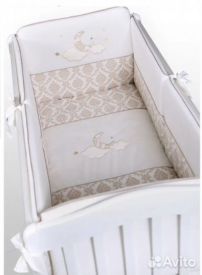 Детская кроватка с маятником белая