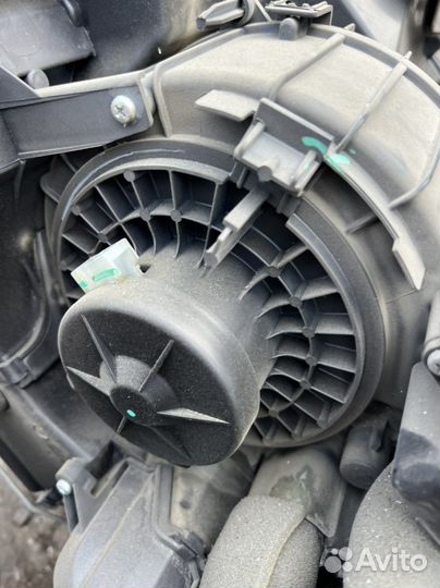 Моторчик печки nissan Tiida c11 европа