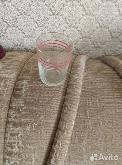 Стопка тонкого стекла