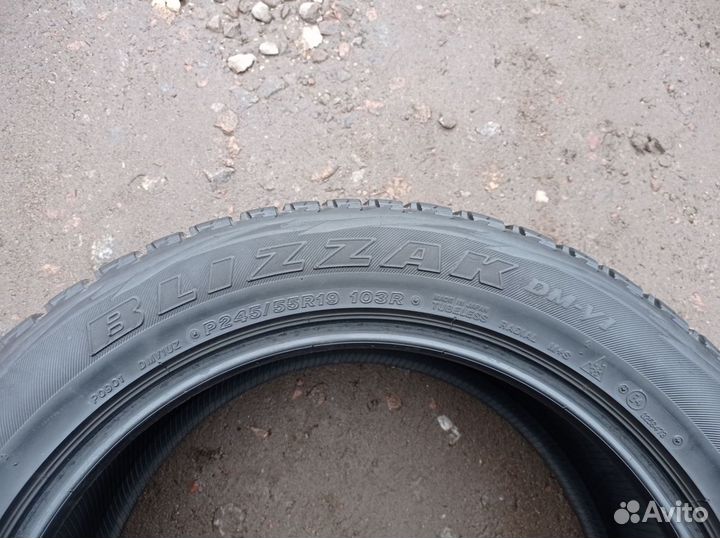 Bridgestone Blizzak DM-V1 245/55 R19