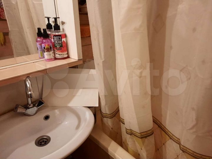 Комната 15 м² в 3-к., 3/5 эт.