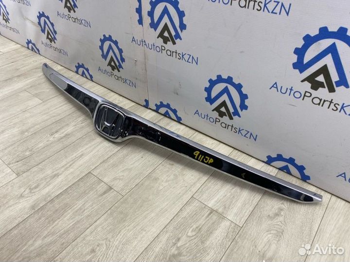 Накладка крышки багажника Honda Cr-V 5 L15BG