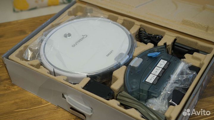 Робот-пылесос Gutrend smart 300