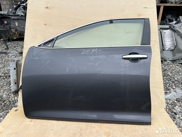 Передняя левая дверь серая Toyota camry v55