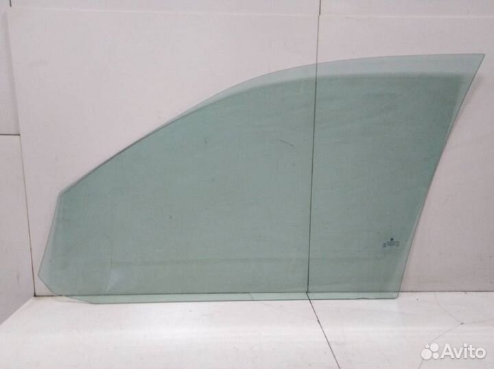 Стекло двери передней правой Skoda Octavia A4 1U