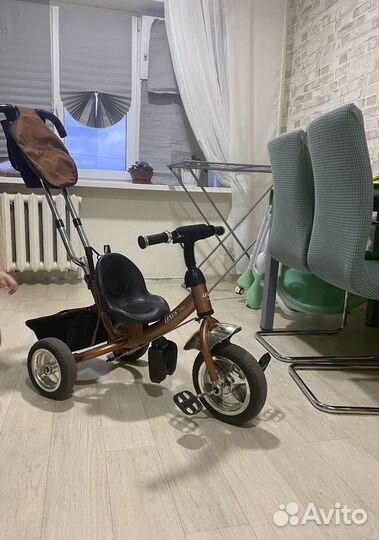 Трехколесный велосипед с родительской ручкой