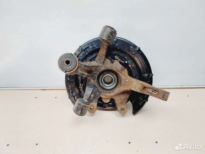 Кулак задний левый Kia Sportage 2