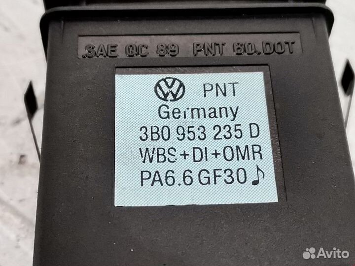 Кнопка аварийной сигнализации Volkswagen Passat