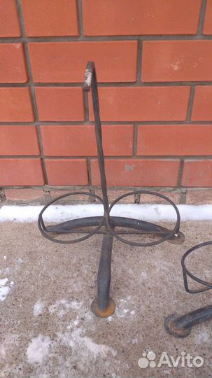 Подставка на 2 огнетушителя