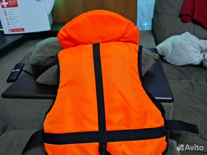 Спасательный жилет бу