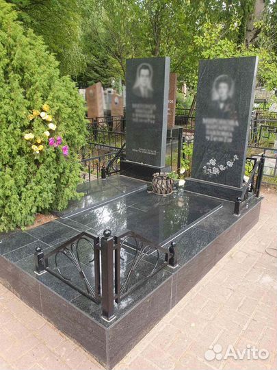 Памятники, мемориальные комплексы, надгробия