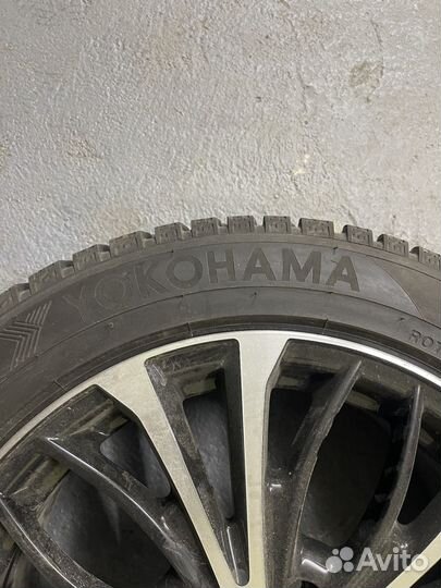 Yokohama Advan A022 215/55 R17 98T