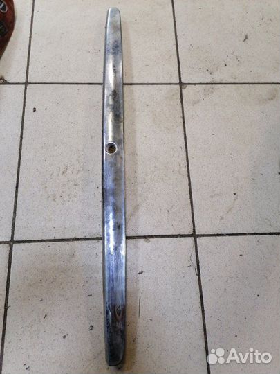 Накладка крышки багажника Toyota Camry V30