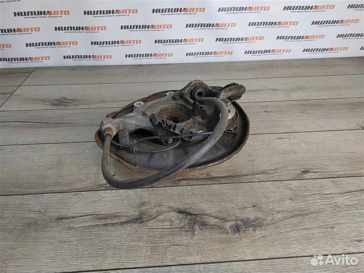 Кулак задний правый mercedes W204 W207