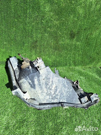 Фара левая Toyota Corolla, XI (E160, E170) Рест