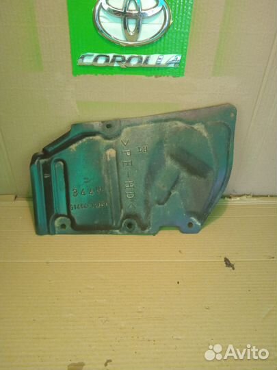 Пыльник моторного отсека левый Тойота Королла 150