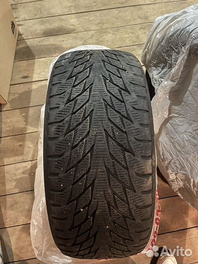 Nokian Tyres Hakkapeliitta R2 245/40 R20