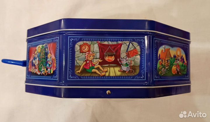 Жестяная коробка для подарка