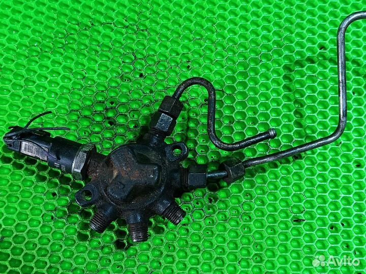 Рейка топливная (рампа) Renault Megane II