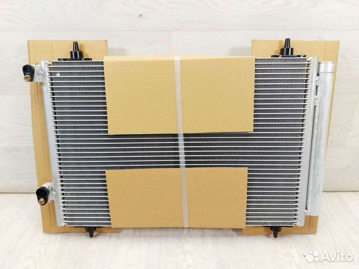 Радиатор кондиционера Peugeot 307. 2005-2008