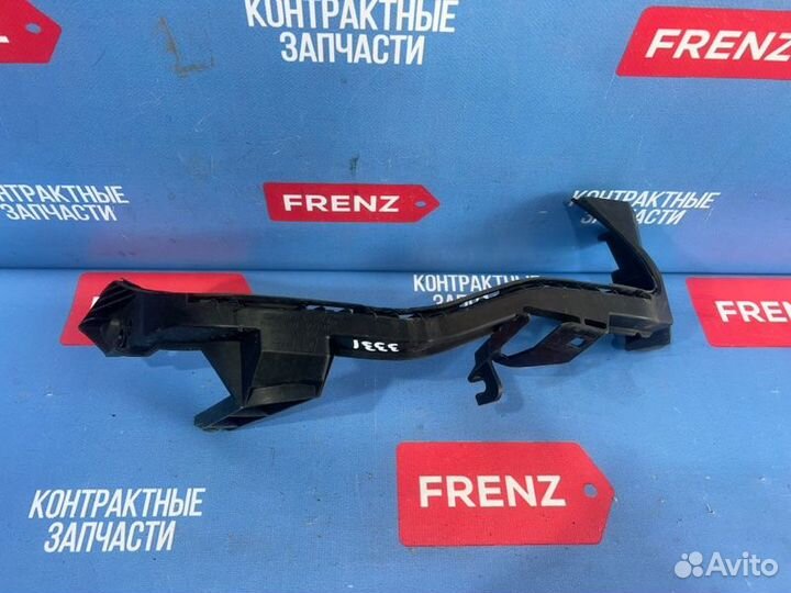 Кронштейн фары правый Subaru Xv GP 2011-2017