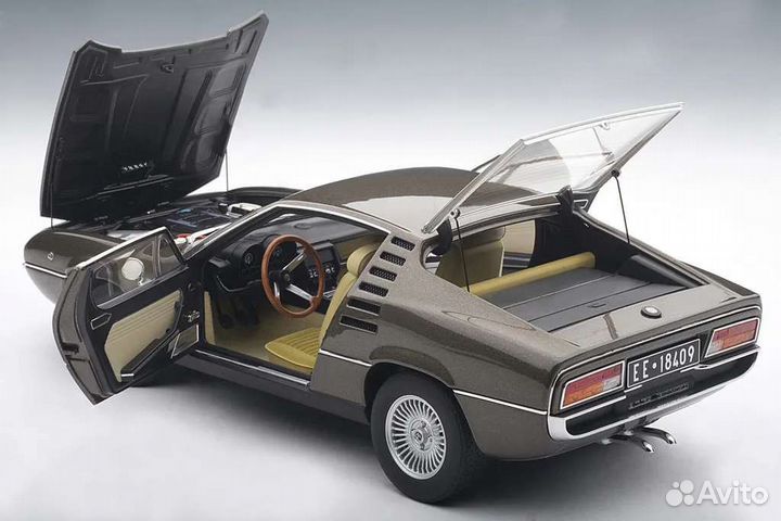 Alfa romeo monreal autoart 1:18 1/18