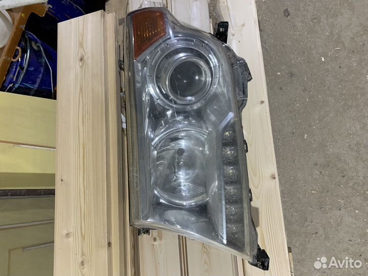 Фара на ланкрузер 200