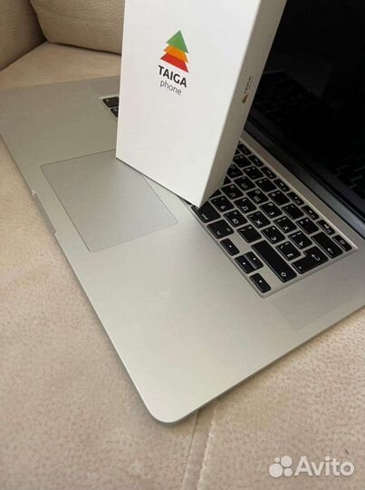 Макбук про 15 Ретина core I7 3.4g/8/256/gf650
