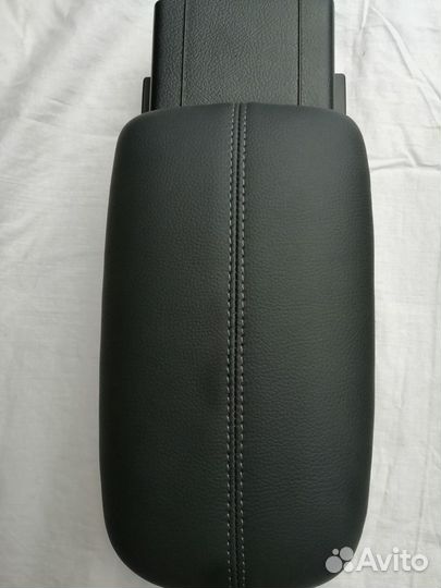 Подлокотник Toyota Corolla E150-151 выдвижной