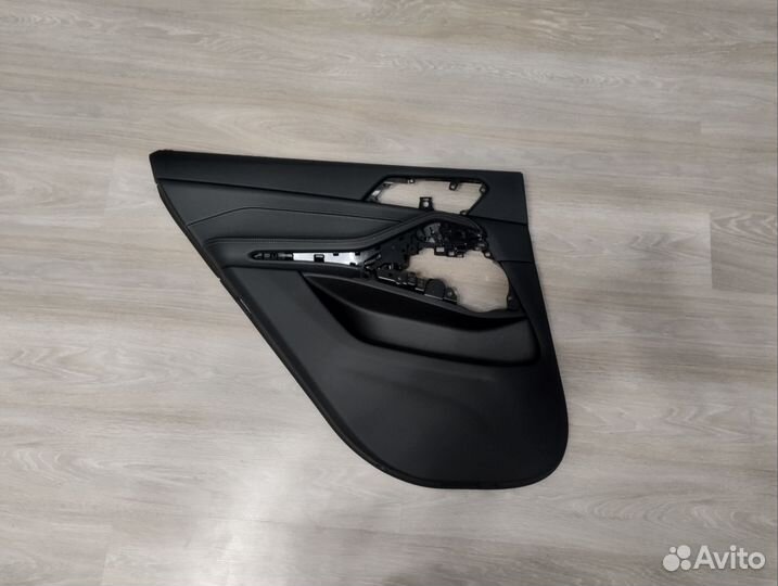 Обивка двери зад лев BMW X5 G05 51429474049