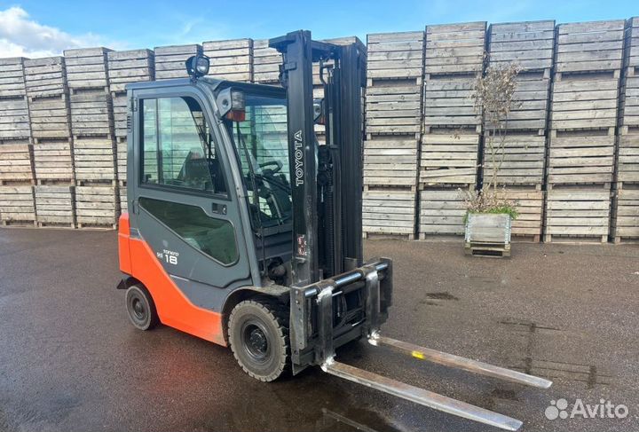 Вилочный погрузчик Toyota 8FD18, 2009