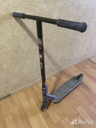 Трюковой самокат tech team duker 303
