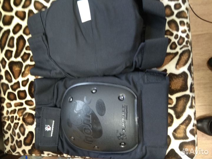 Наколенники