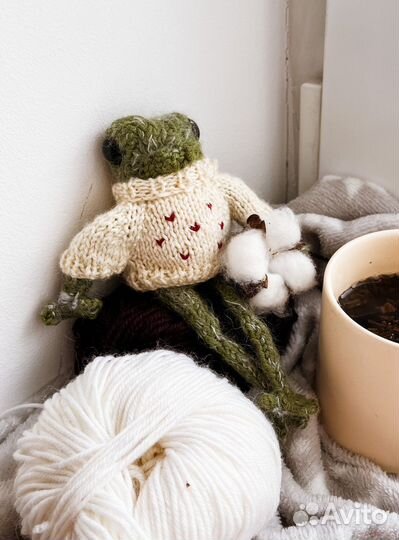 Вязаная лягушка на заказ
