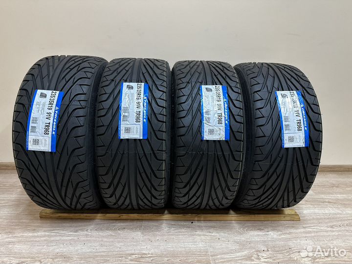 Triangle TR968 235/35 R19 99VR