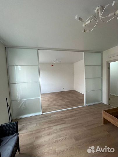 Стеклянная перегородка