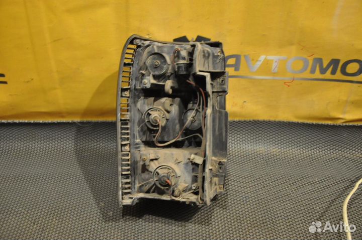 Фонарь задний правый mitsubishi pajero V44W