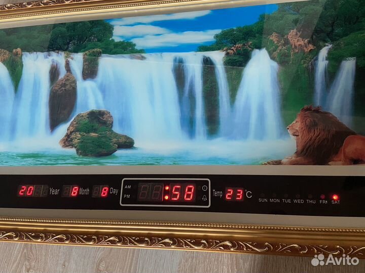 Картина с часами и музыкой