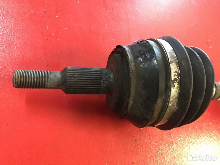 Полуось передняя Volkswagen Touareg 7L