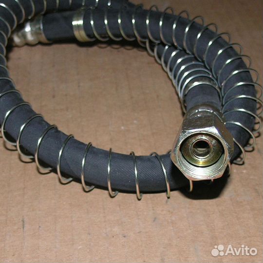 Шланг маз L 74см в пружине к тормозным камерам