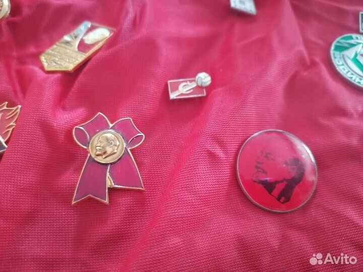 Значки и медали СССР