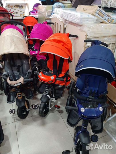 Детский трехколесный велосипед с ручкой новый