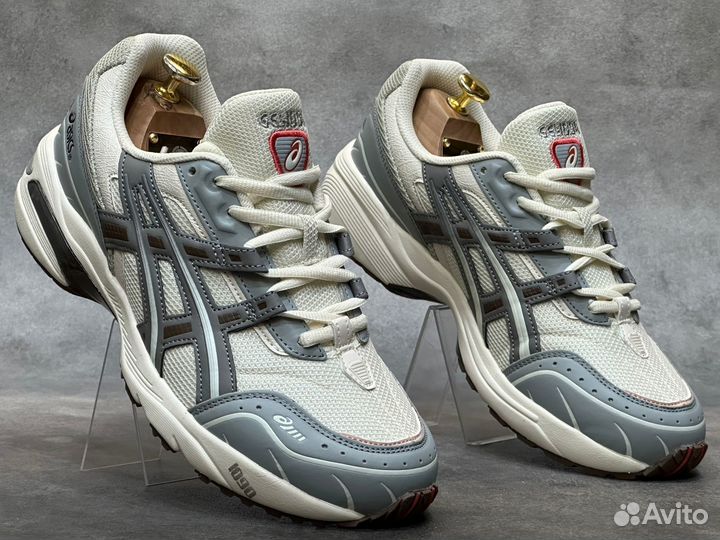 Современные кроссовки Asics Gel 1090