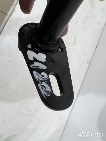 Пиропатрон капота на Мерседес С222 В222 / Mercedes