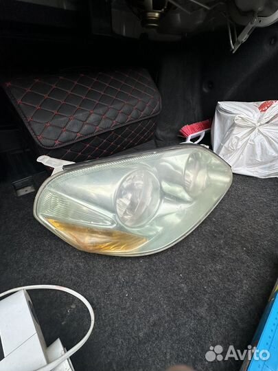 Фара правая toyota